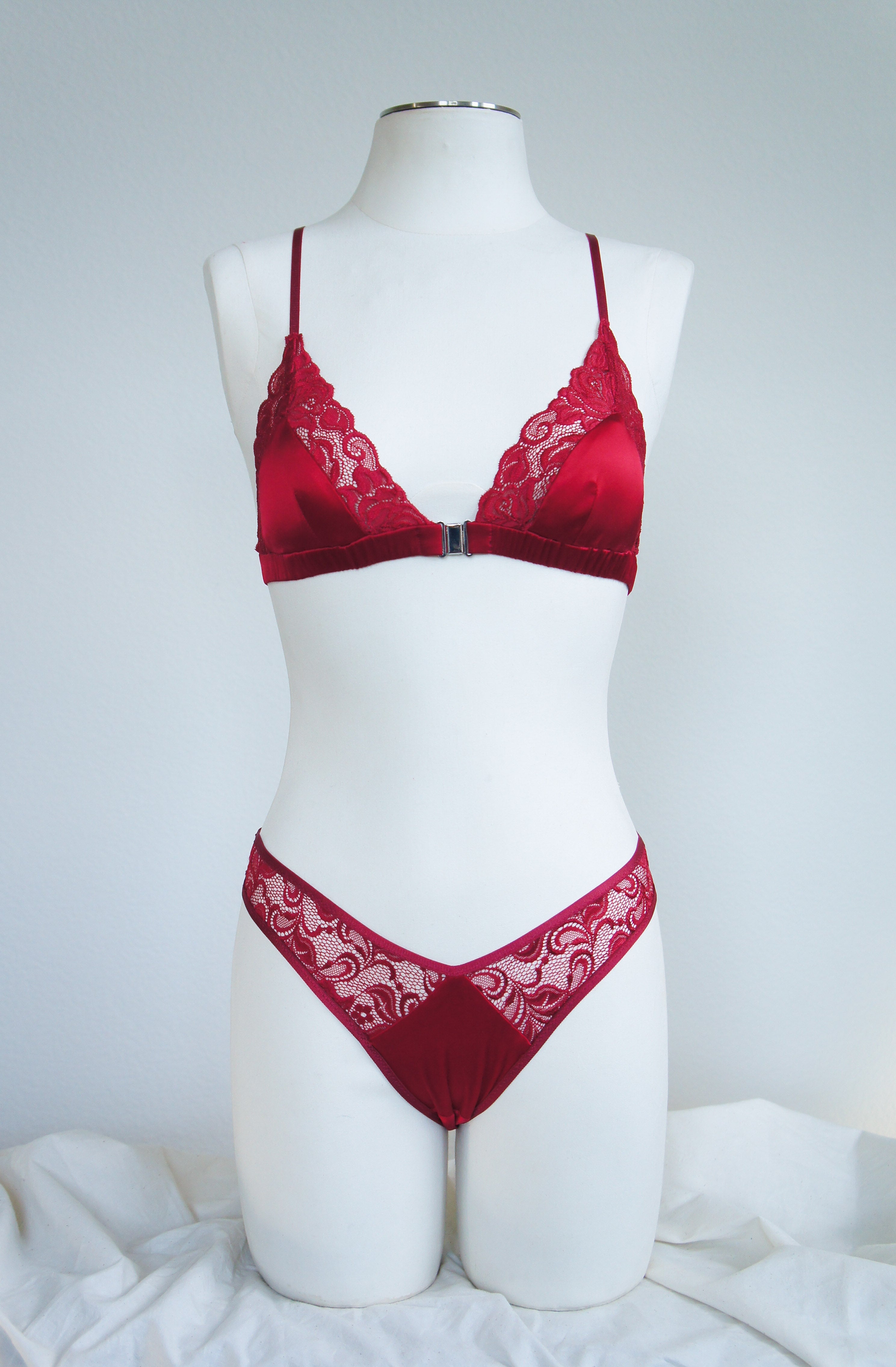 Red Silk and Lace Ouvert Panty